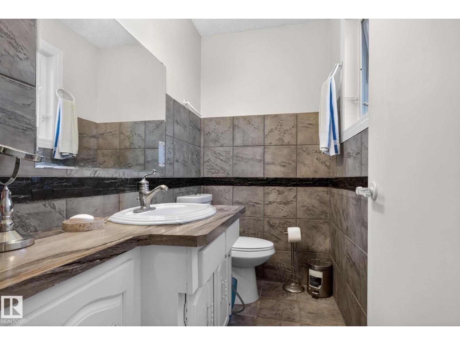 8835 152B AV NW — photo 21