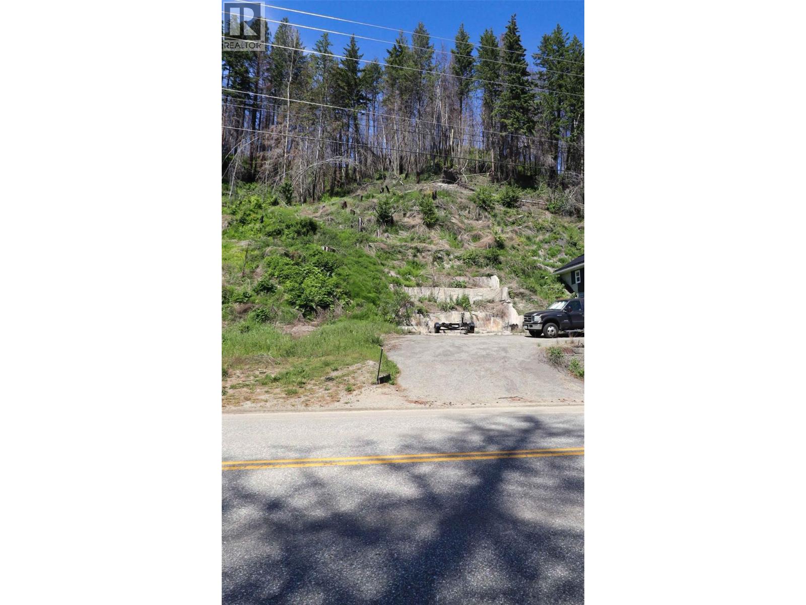 5185 Squilax Anglemont Road, Celista