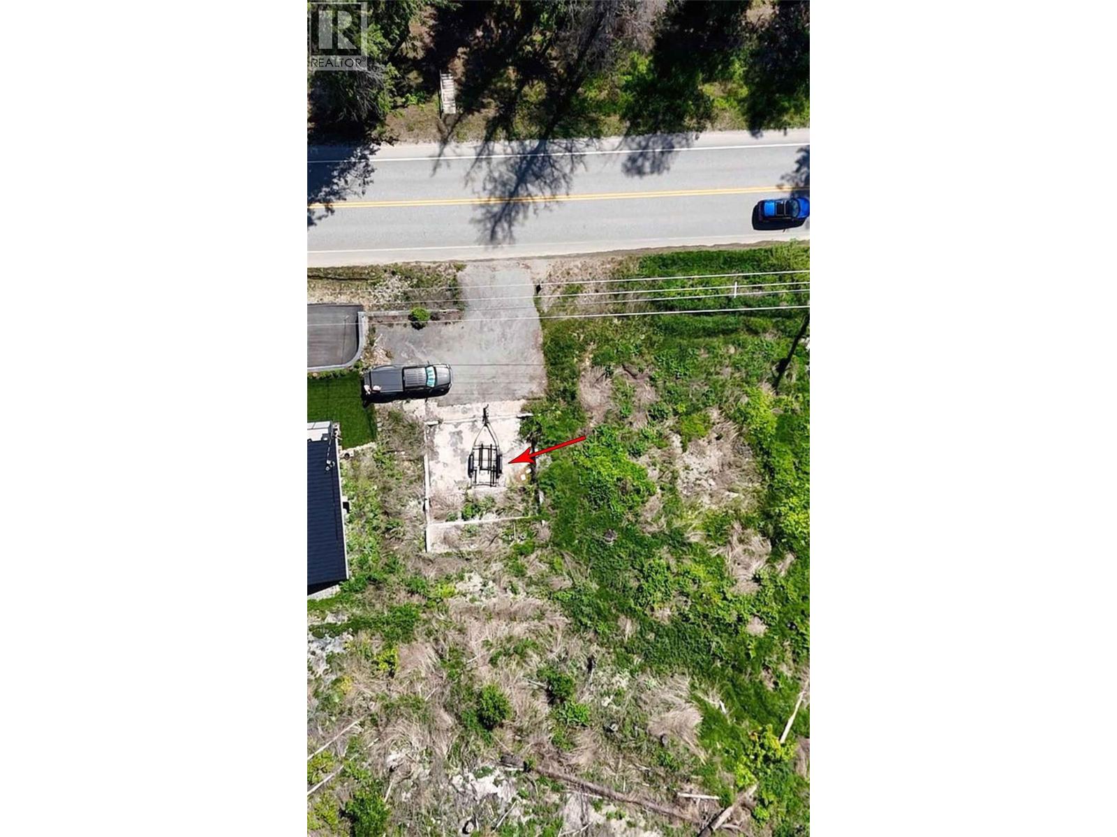 5185 Squilax Anglemont Road, Celista