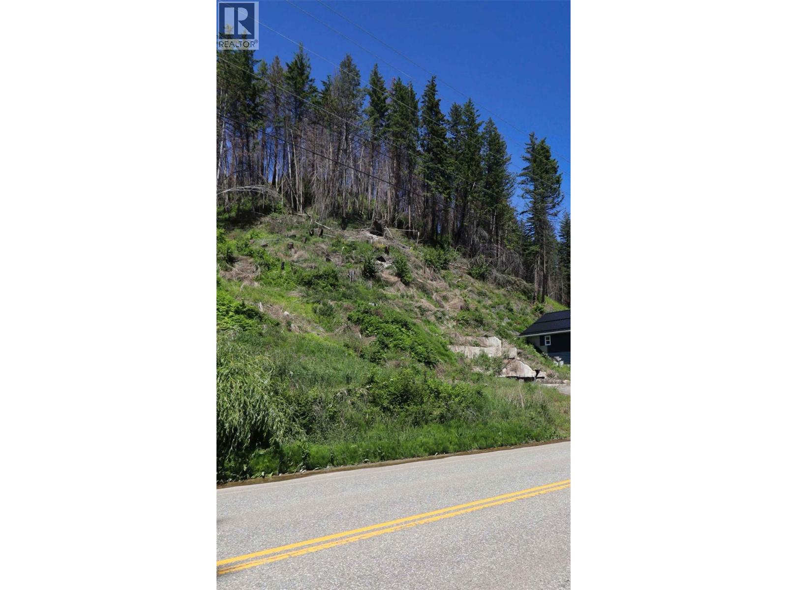 5185 Squilax Anglemont Road, Celista