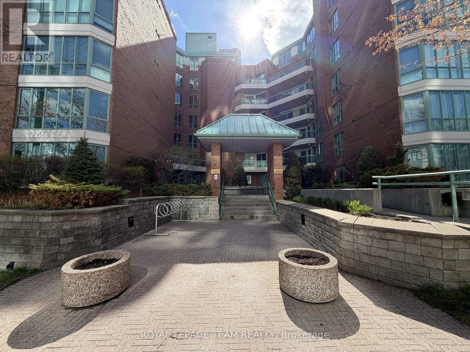 #102 550 CAMBRIDGE STREET S - 1
