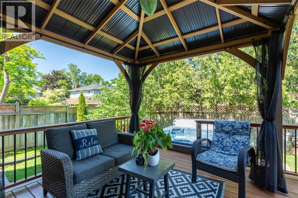 2636 STONERIDGE COURT - 34