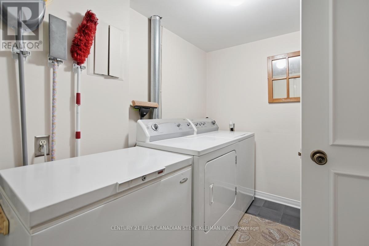 #309 693 WINDERMERE ROAD - 35