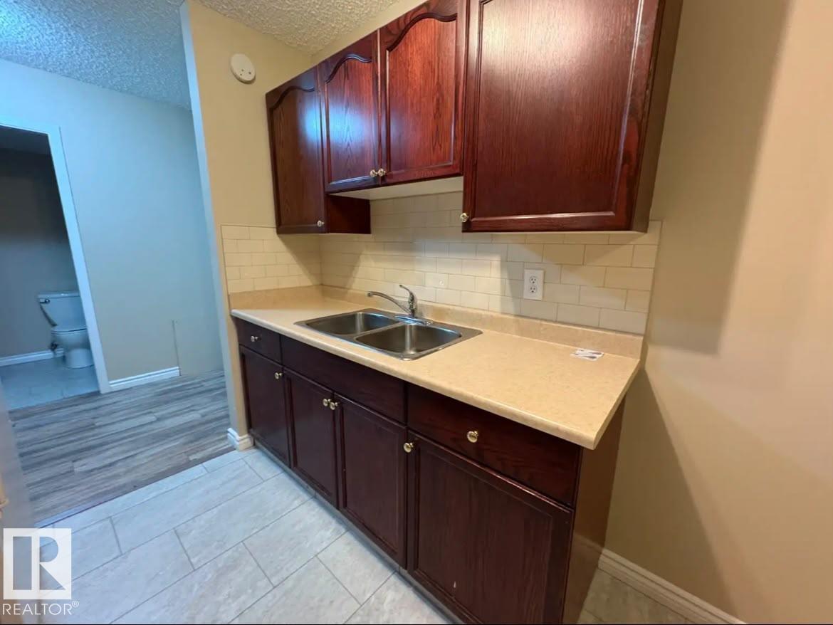 #301 10615 110 Street NW NW - 6
