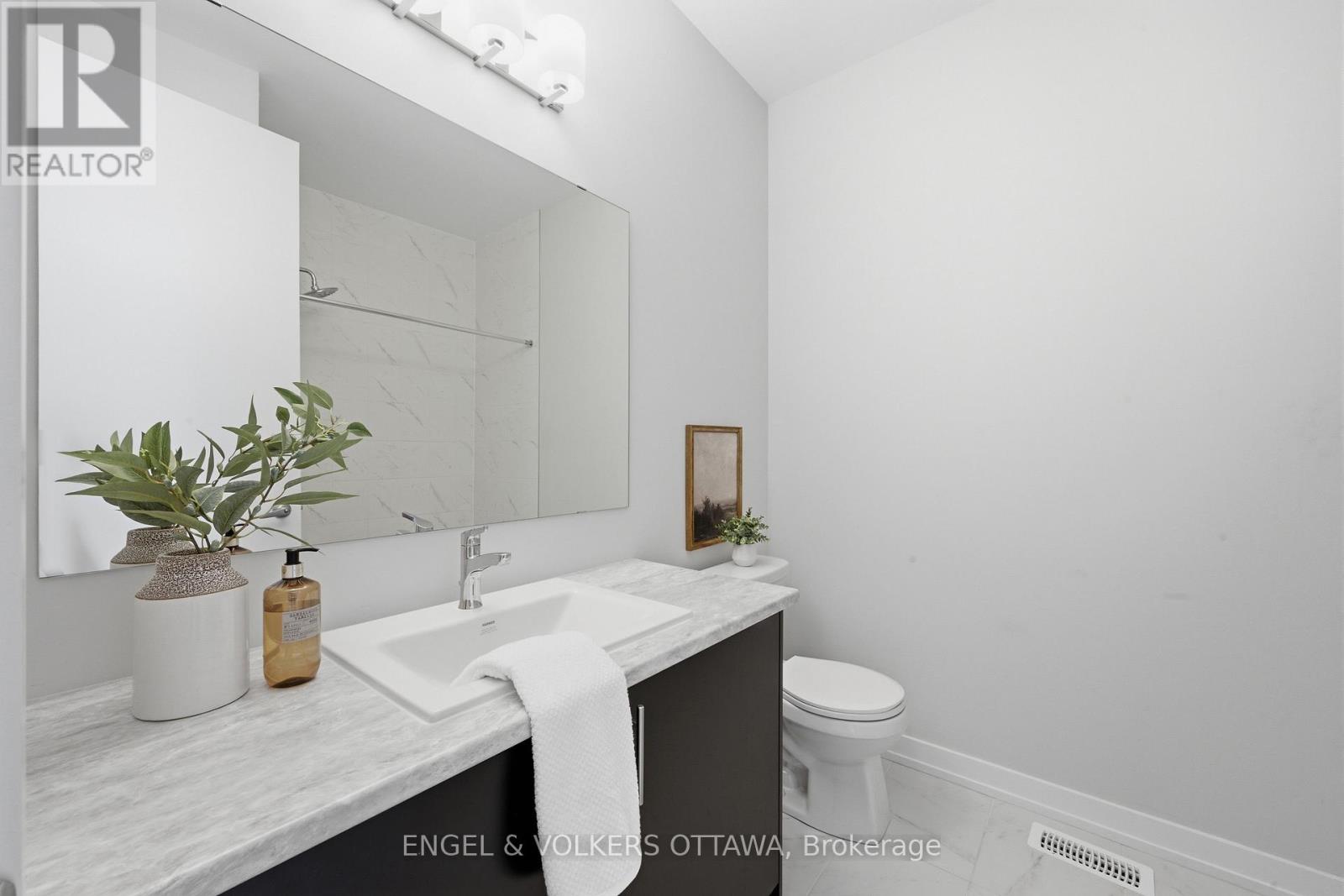 5 Bed, 4 Bath House for Sale in Ottawa – 17 PACING WALK, Ottawa – MLS# X13449096 - Image 34