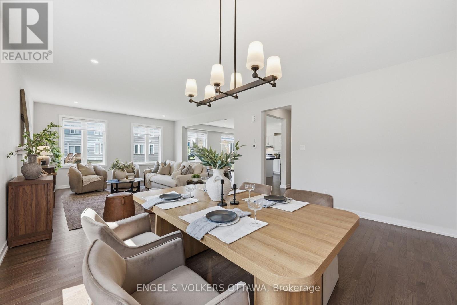 5 Bed, 4 Bath House for Sale in Ottawa – 17 PACING WALK, Ottawa – MLS# X13449096 - Image 9