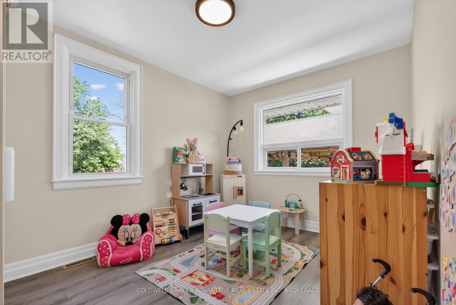 286 GILMORE ROAD E - 10
