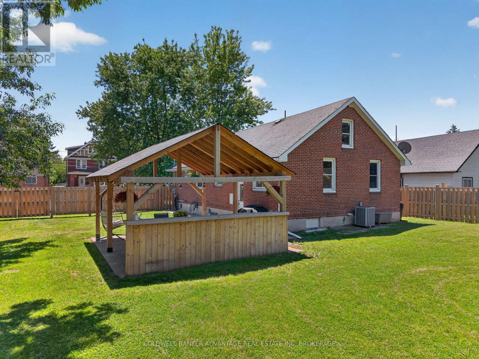 286 GILMORE ROAD E - 18