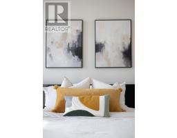 1402 - 181 Sterling Road, Toronto, ON M6R2B2 Photo 7