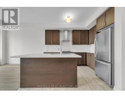 183 Harding Park Street, Newmarket, ON L3Y0E3 Photo 12