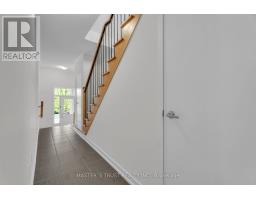 183 Harding Park Street, Newmarket, ON L3Y0E3 Photo 6