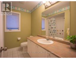 Bedroom 2 - 14 Montesano Crescent, Richmond Hill, ON L4B4M9 Photo 11