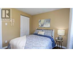 18 Jill's Court, Barrie, ON L4M4L7 Photo 13