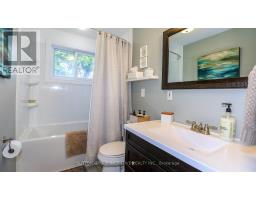 18 Jill's Court, Barrie, ON L4M4L7 Photo 16