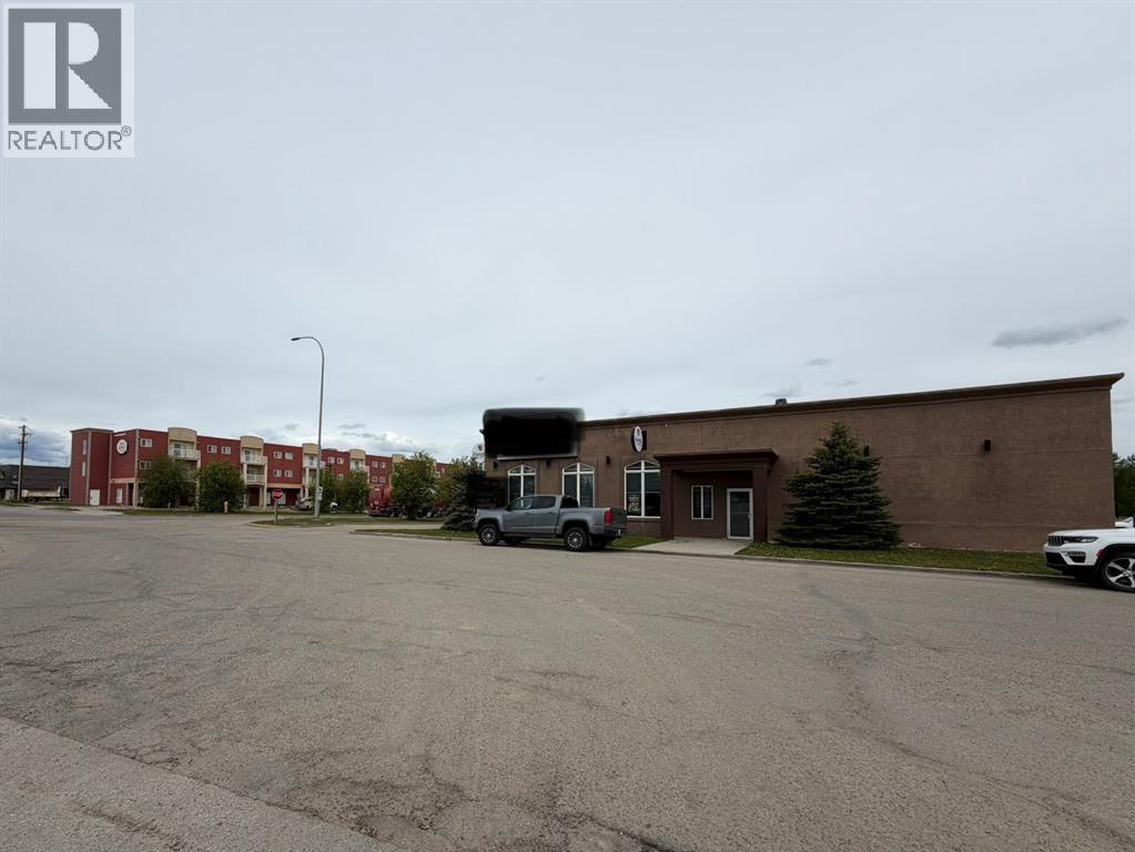 BUSINESS BUSINESS Avenue - photo 3