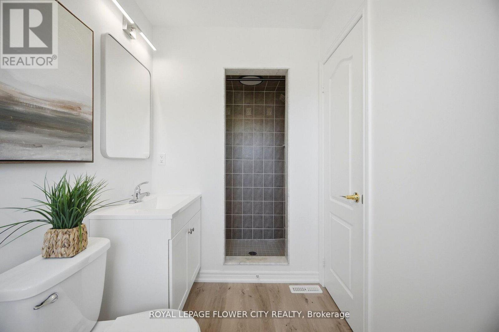 24 MARTREE CRESCENT - 23