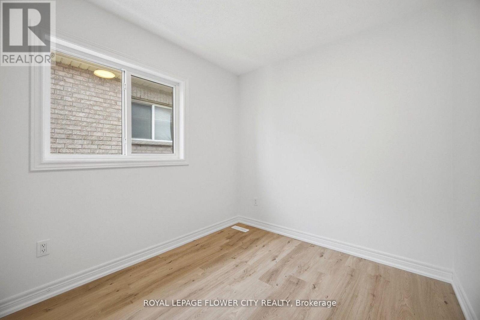 24 MARTREE CRESCENT - 29