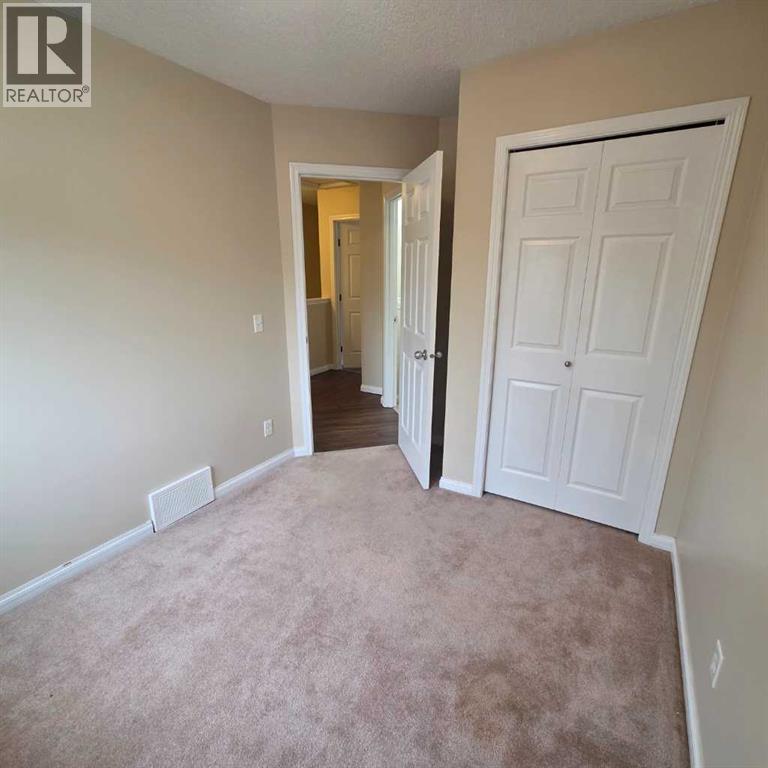 #4 624 41 Street - 24
