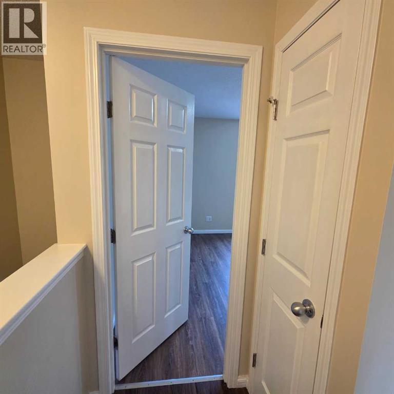 #4 624 41 Street - 15