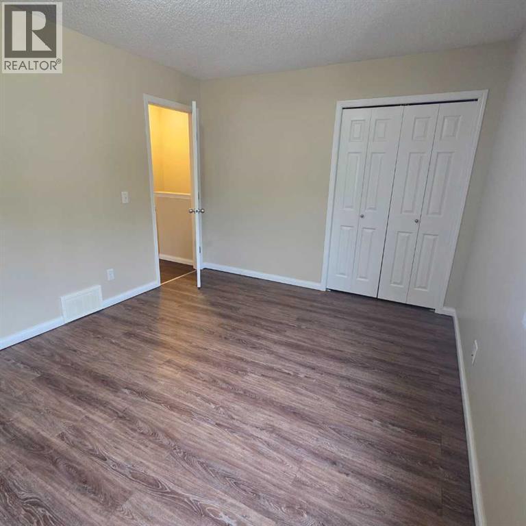 #4 624 41 Street - 18