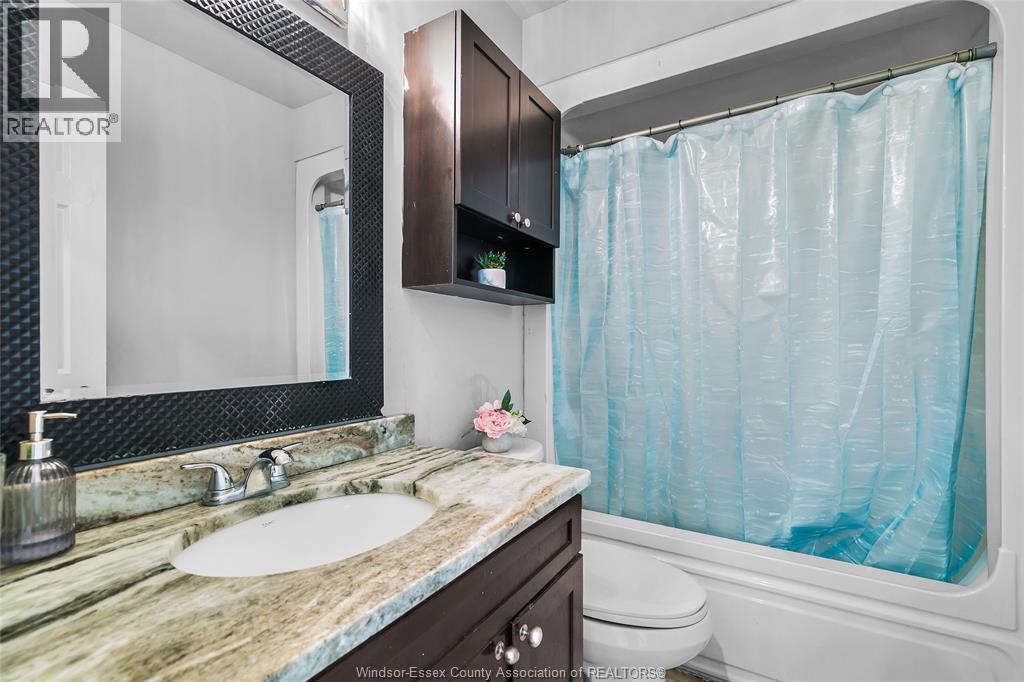 992 WHISTLER COURT - 14