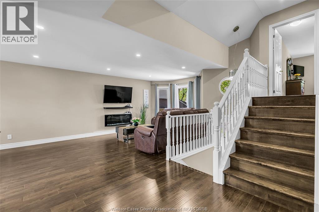 992 WHISTLER COURT - 16