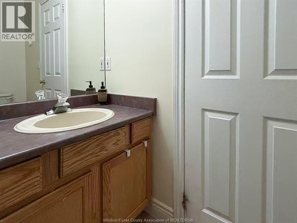 992 WHISTLER COURT - 20