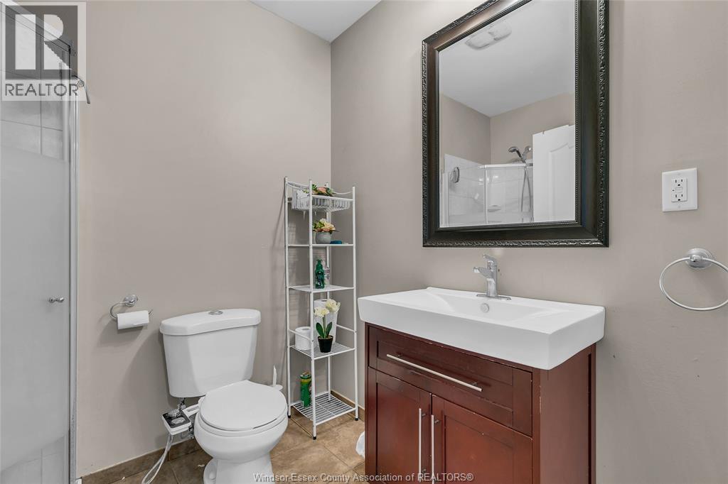 992 WHISTLER COURT - 29