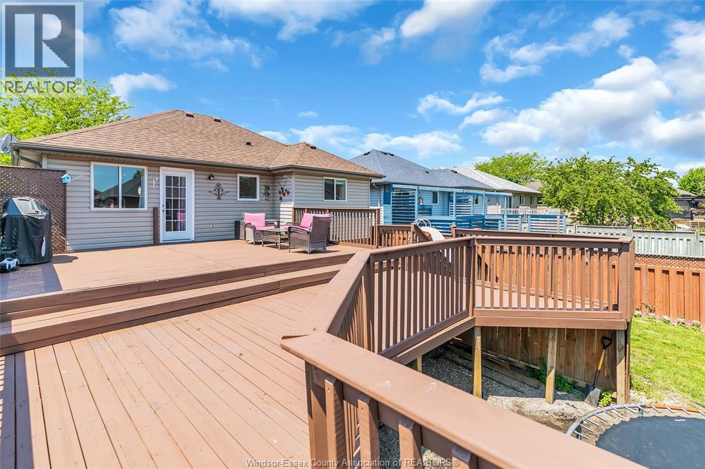 992 WHISTLER COURT - 32