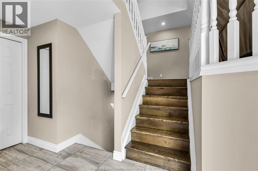 992 WHISTLER COURT - 4