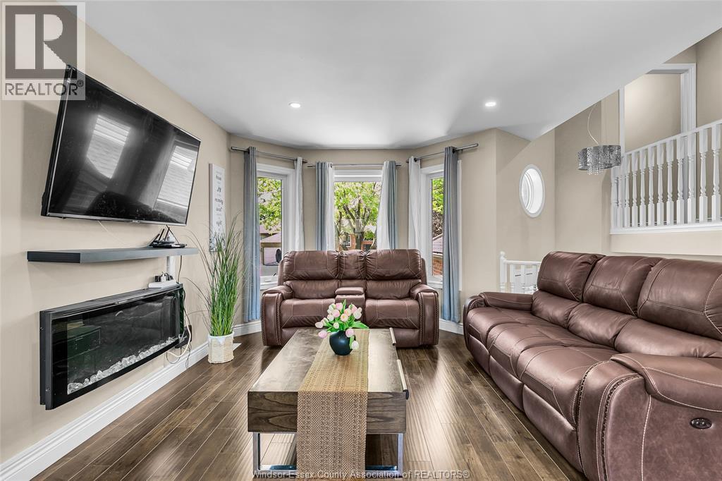 992 WHISTLER COURT - 7
