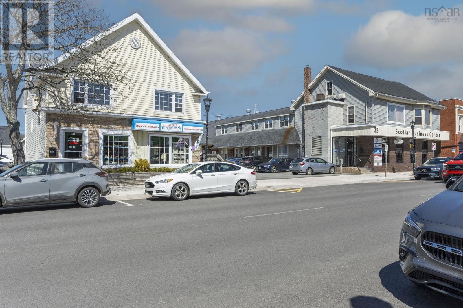 35-49 Webster Street, Kentville — photo 2