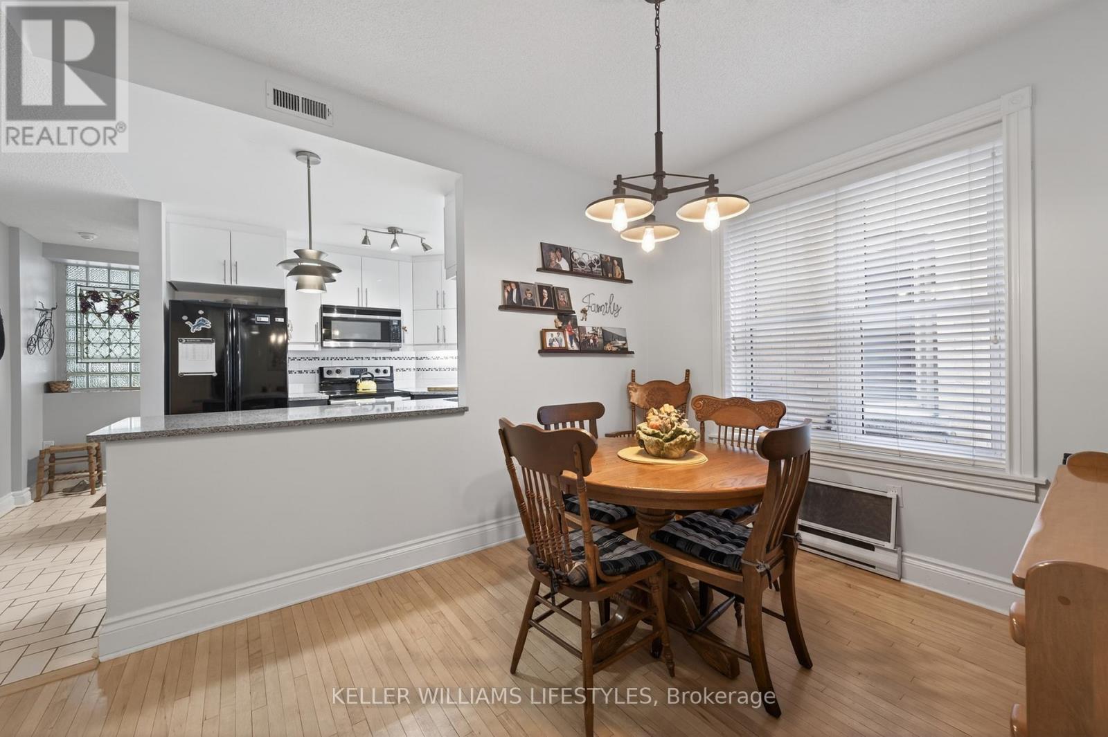 #205 460 WELLINGTON STREET - 10