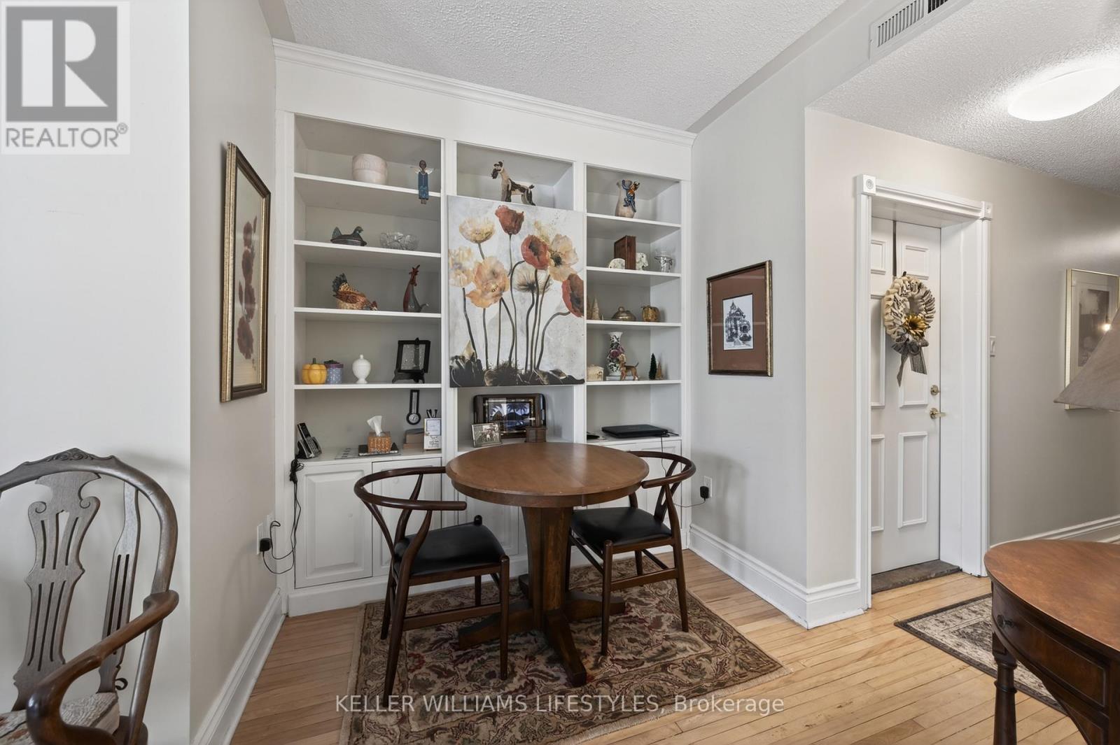 #205 460 WELLINGTON STREET - 17