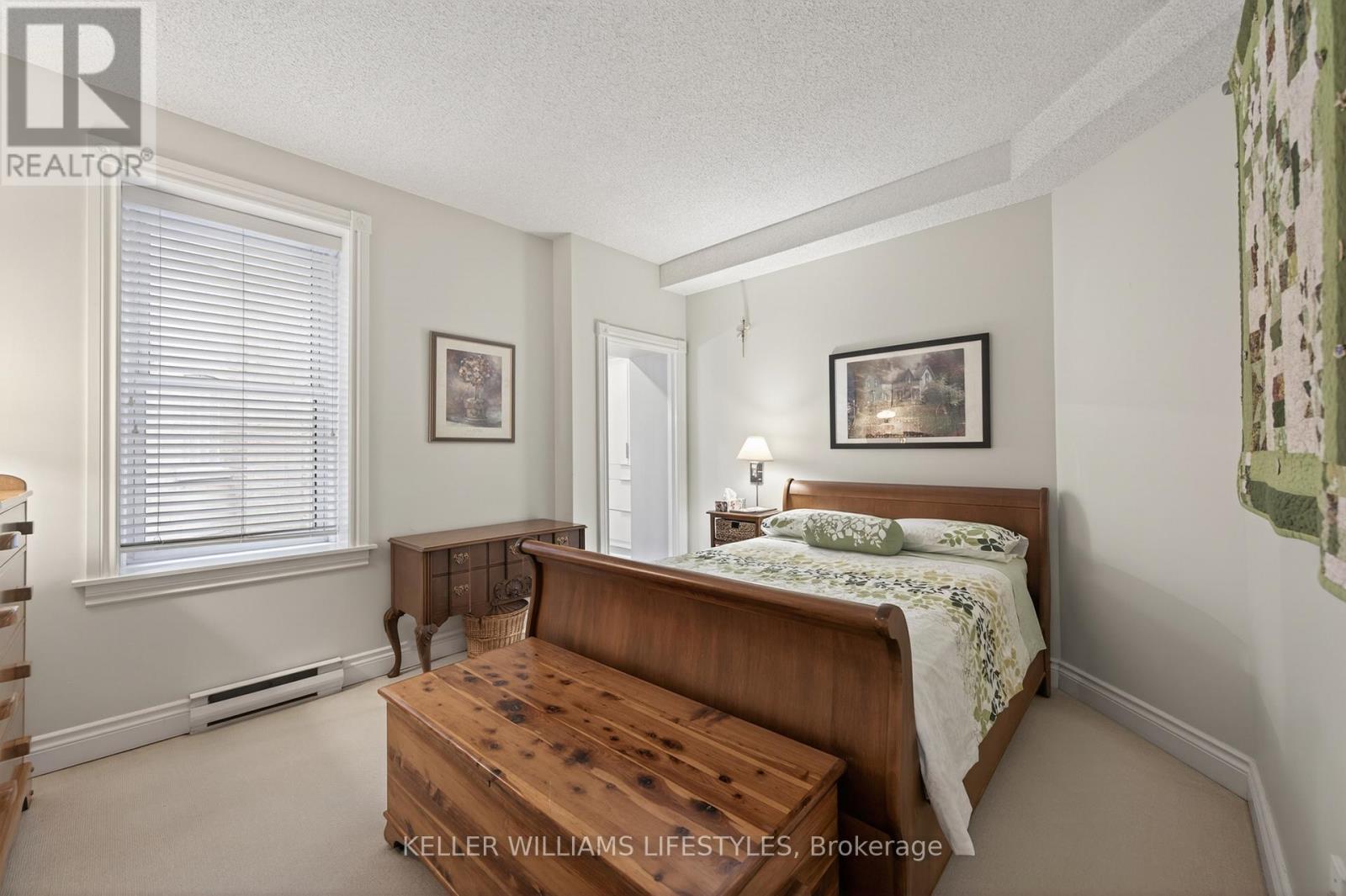#205 460 WELLINGTON STREET - 18