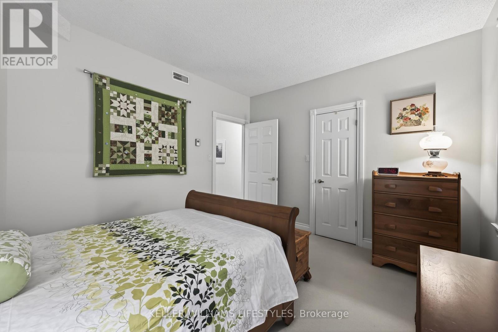 #205 460 WELLINGTON STREET - 19