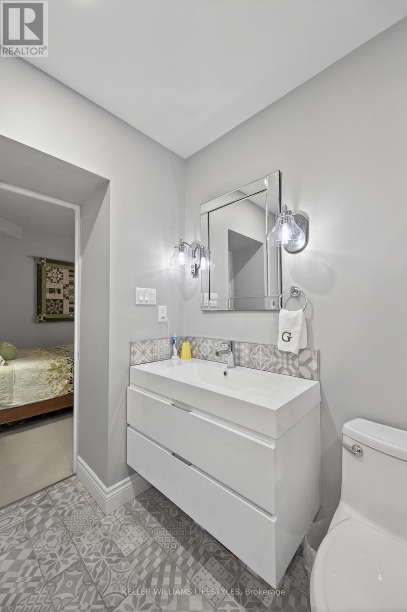 #205 460 WELLINGTON STREET - 22
