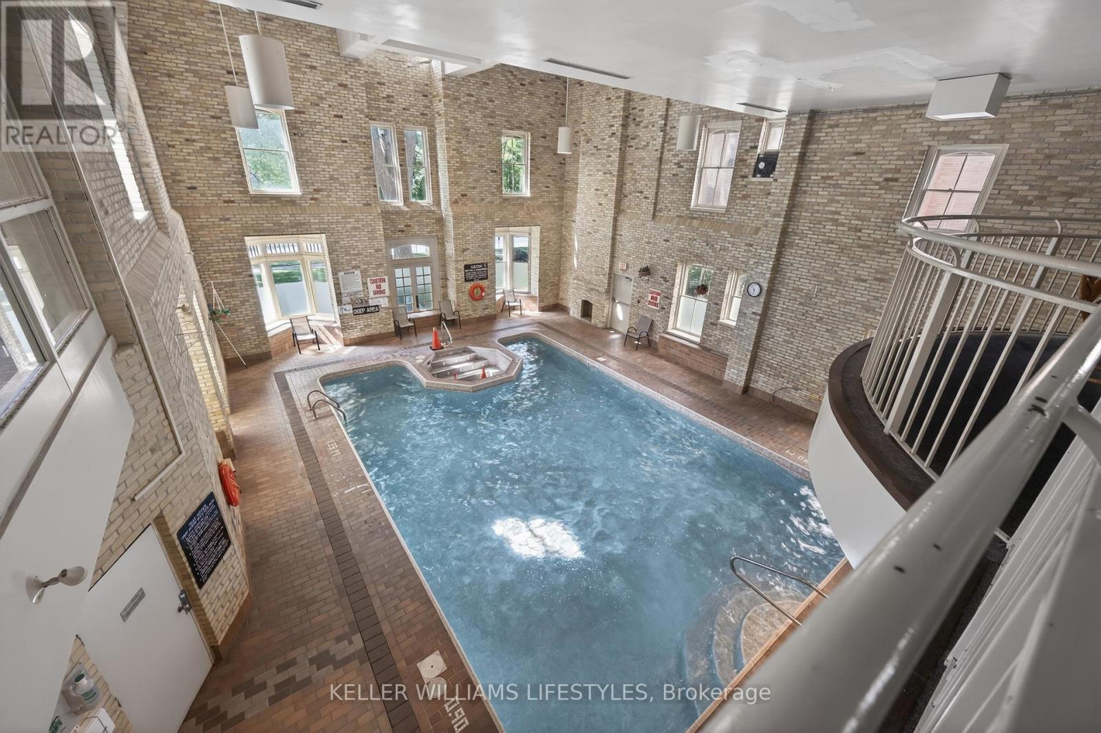 #205 460 WELLINGTON STREET - 27