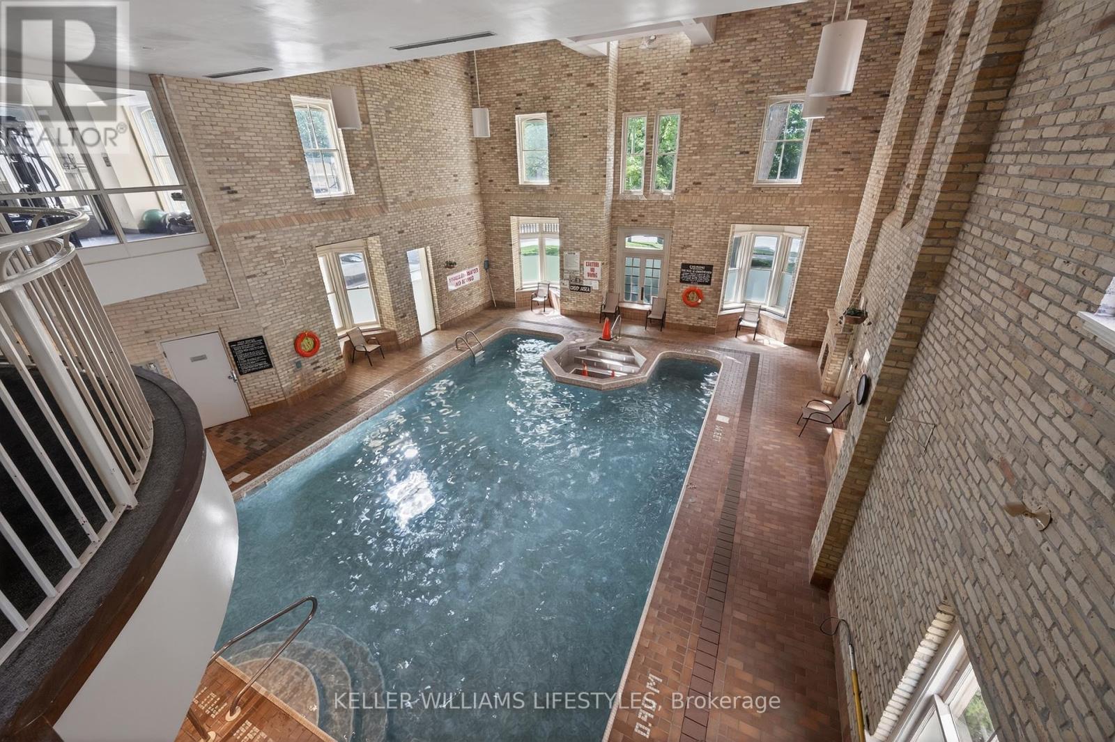 #205 460 WELLINGTON STREET - 28