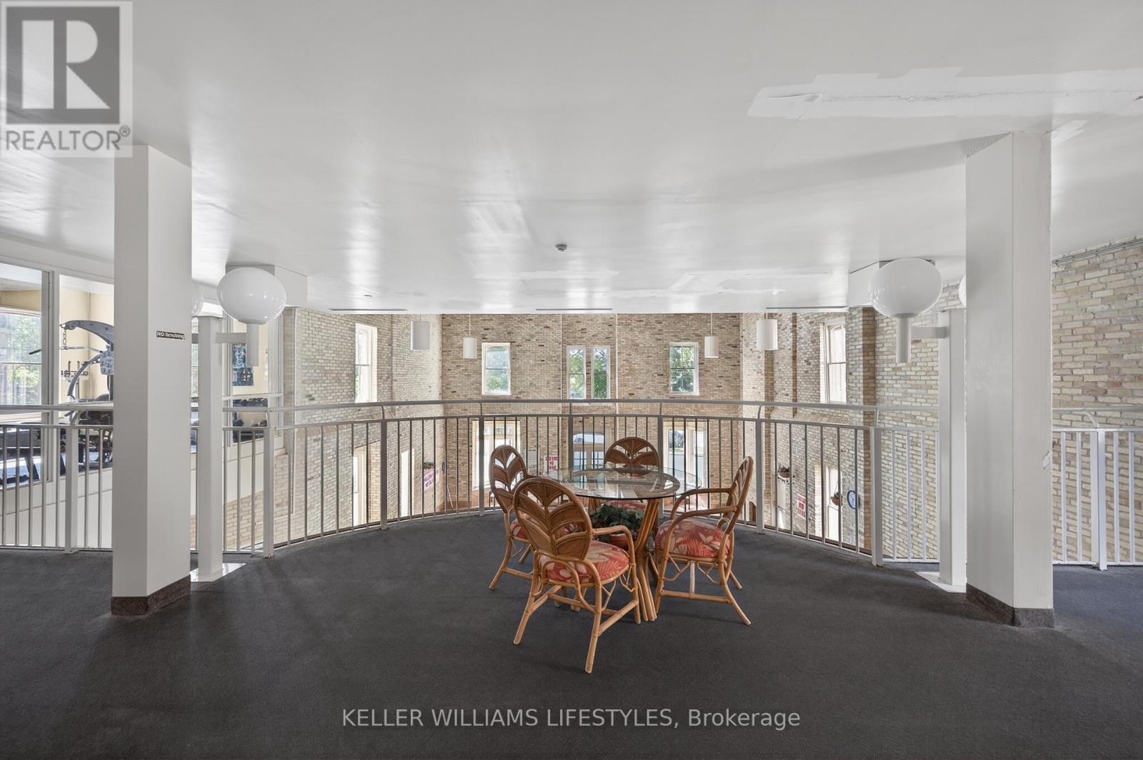 #205 460 WELLINGTON STREET - 30
