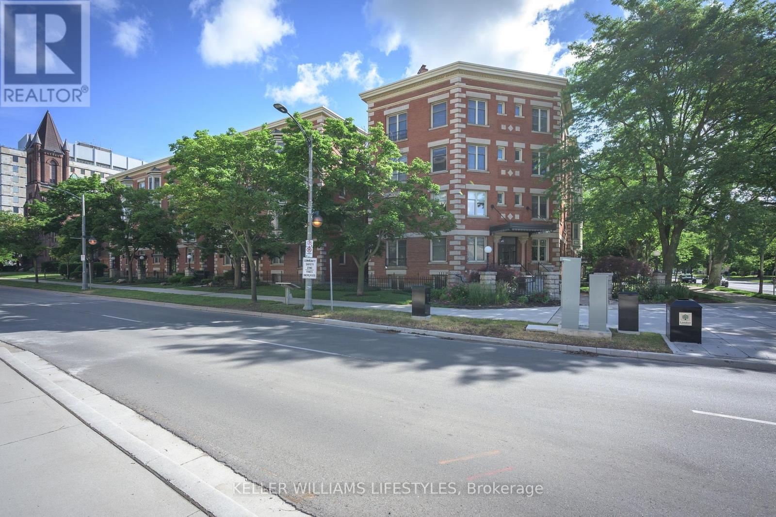 #205 460 WELLINGTON STREET - 34