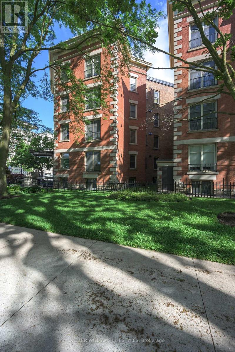 #205 460 WELLINGTON STREET - 35