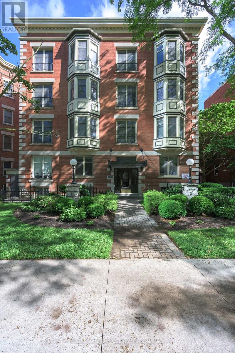 #205 460 WELLINGTON STREET - 36