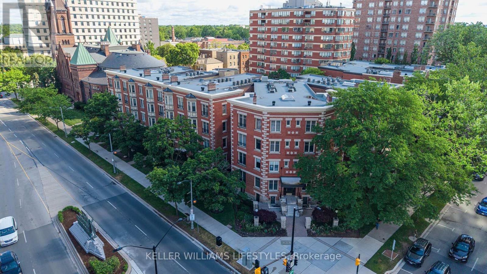 #205 460 WELLINGTON STREET - 37
