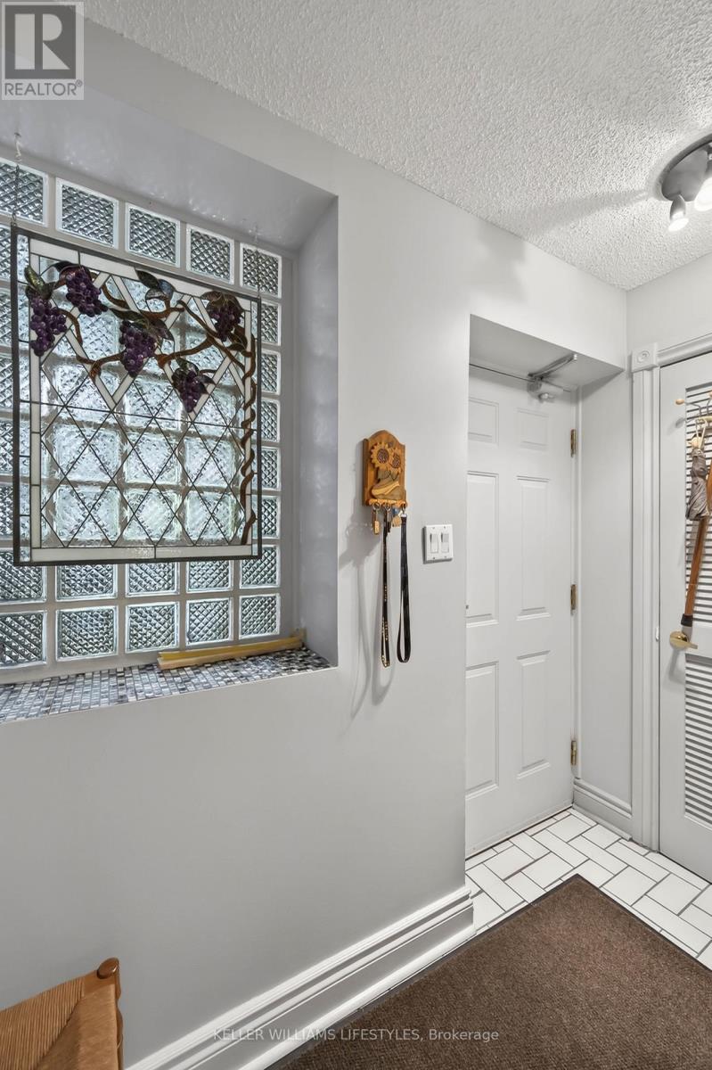 #205 460 WELLINGTON STREET - 6