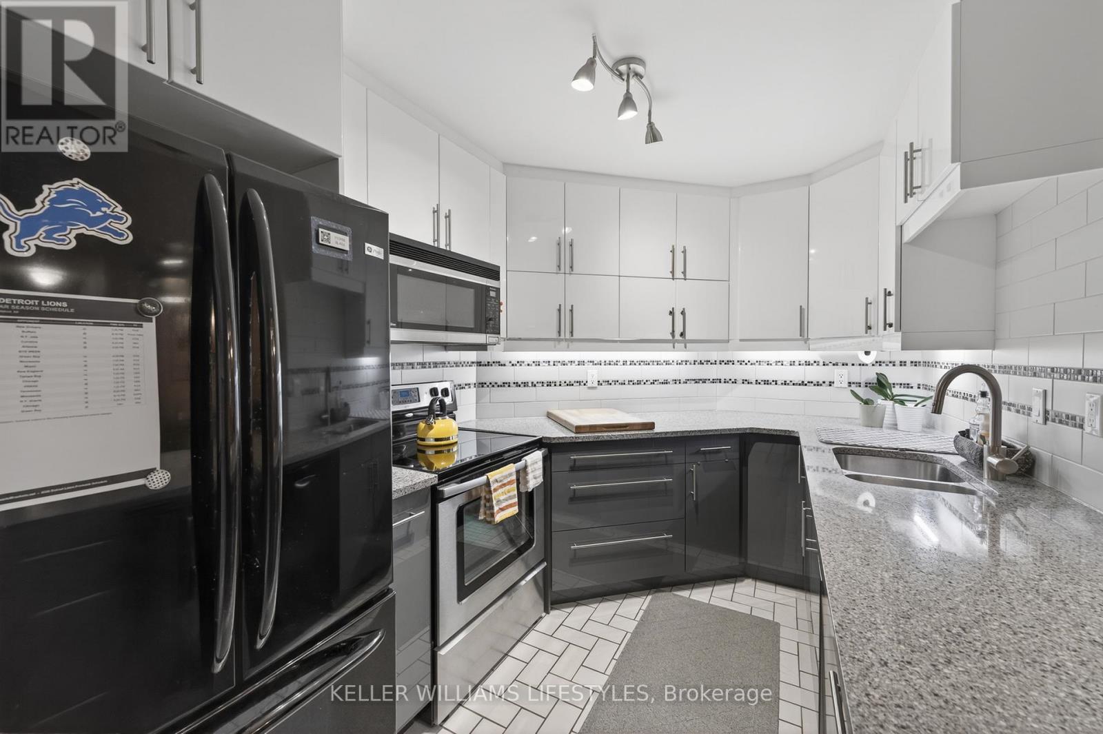 #205 460 WELLINGTON STREET - 8