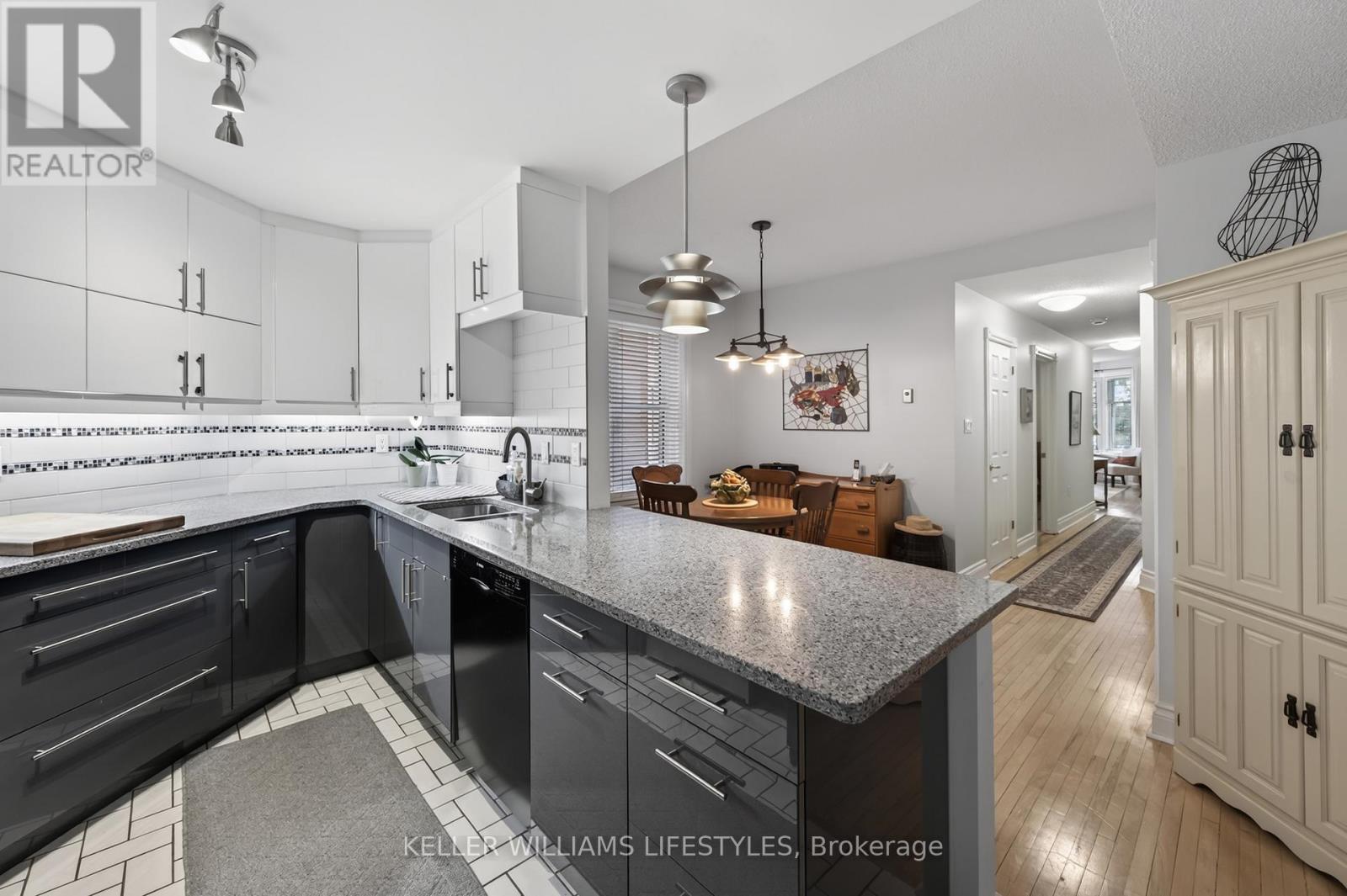 #205 460 WELLINGTON STREET - 9