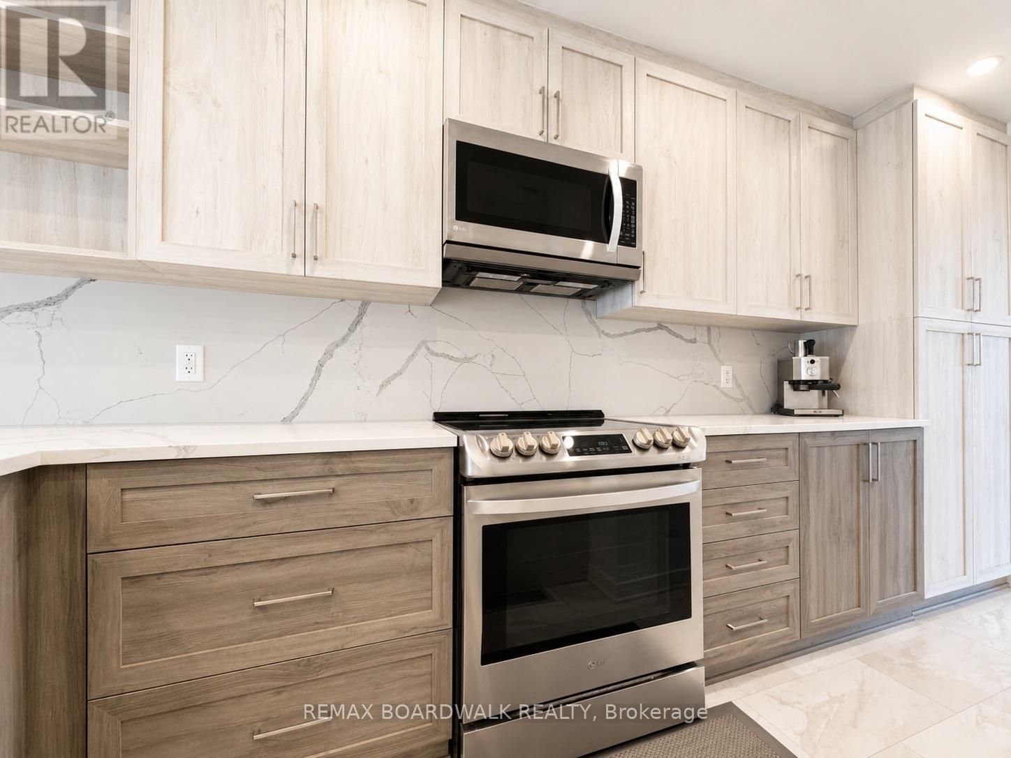 3 Bed, 2 Bath House for Rent in Ottawa – 4396 WHITTAKER CRESCENT, Ottawa – MLS# X13449180 - Image 11