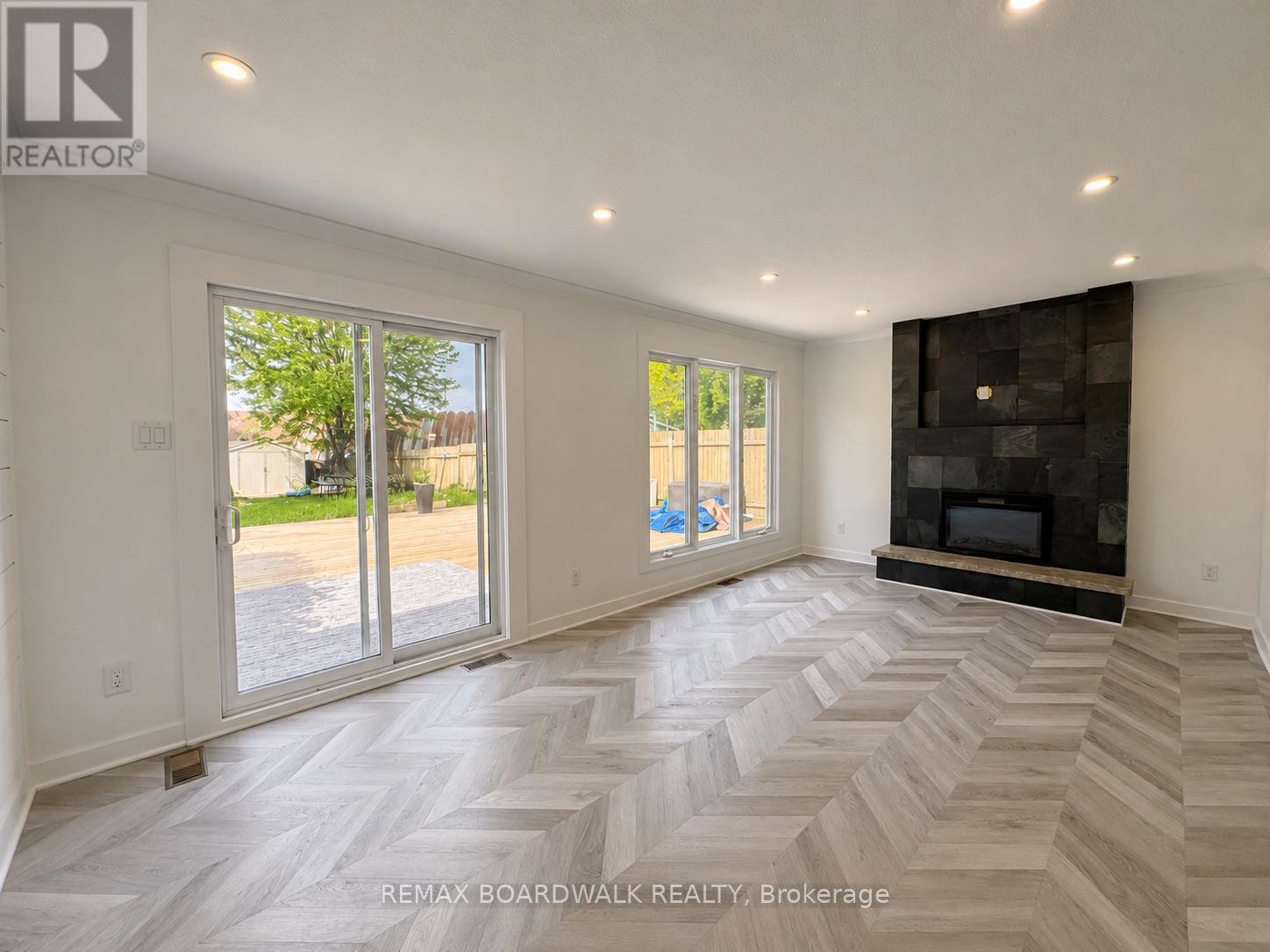 3 Bed, 2 Bath House for Rent in Ottawa – 4396 WHITTAKER CRESCENT, Ottawa – MLS# X13449180 - Image 13