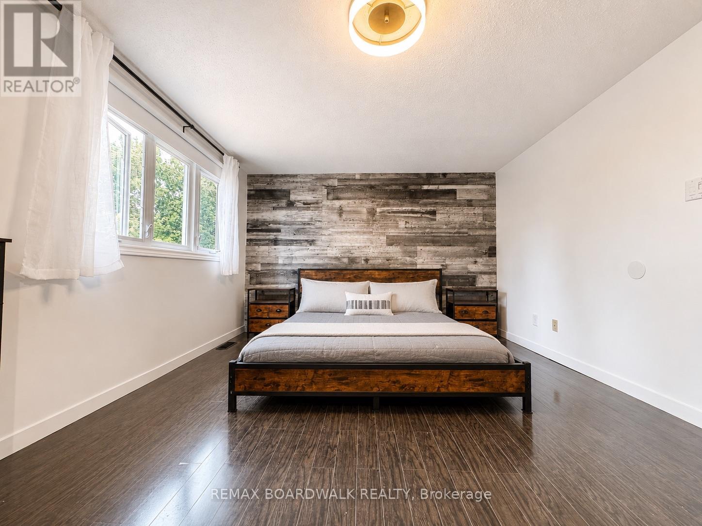 3 Bed, 2 Bath House for Rent in Ottawa – 4396 WHITTAKER CRESCENT, Ottawa – MLS# X13449180 - Image 18